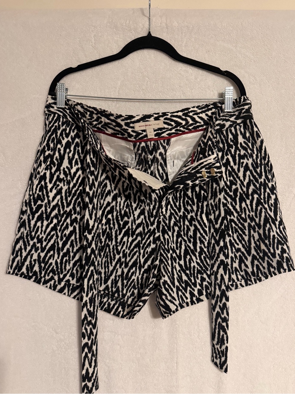 Banana Republic Heritage Animal Print Belted Shorts Women’s Size 14